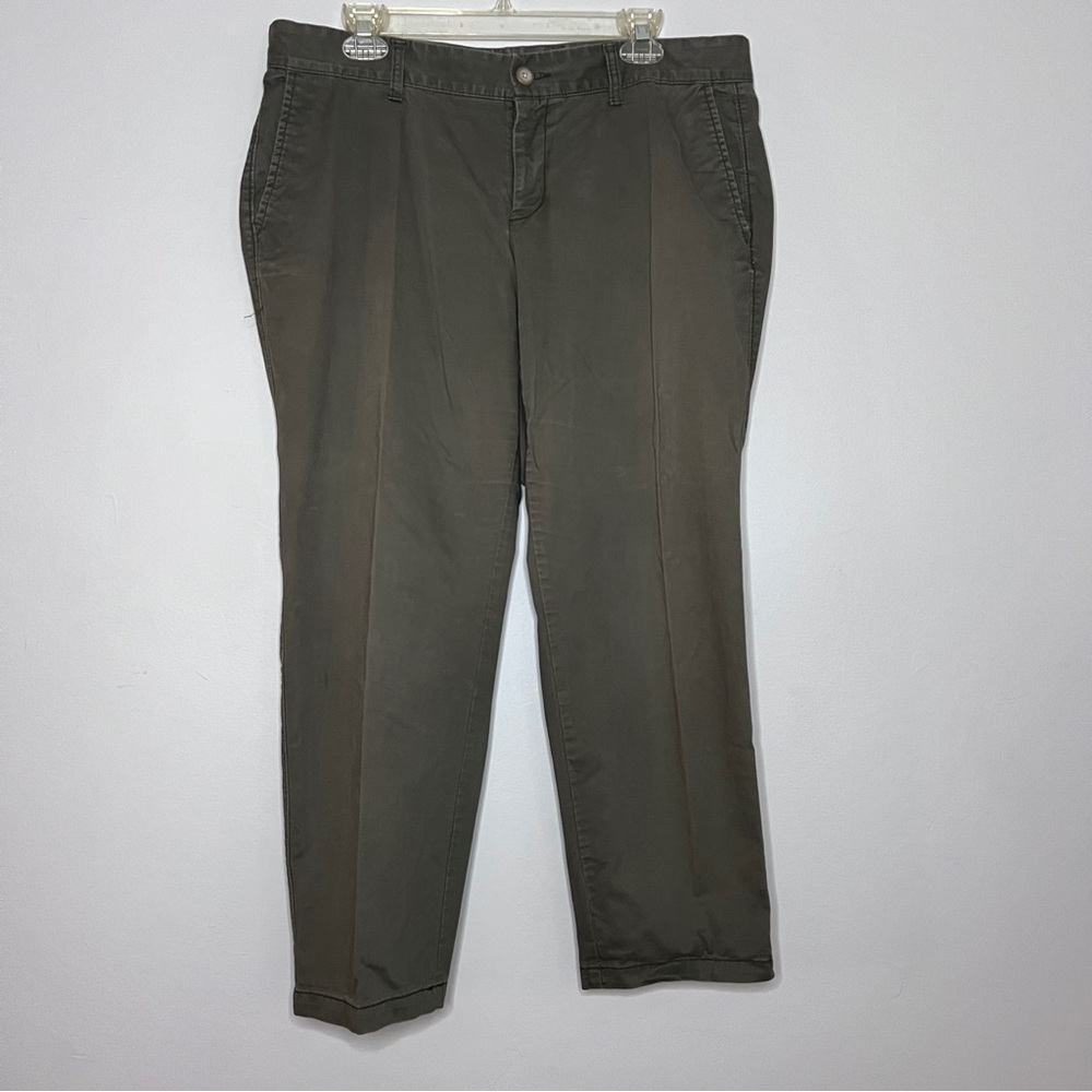 GAP Straight Leg Pants in Olive Green
